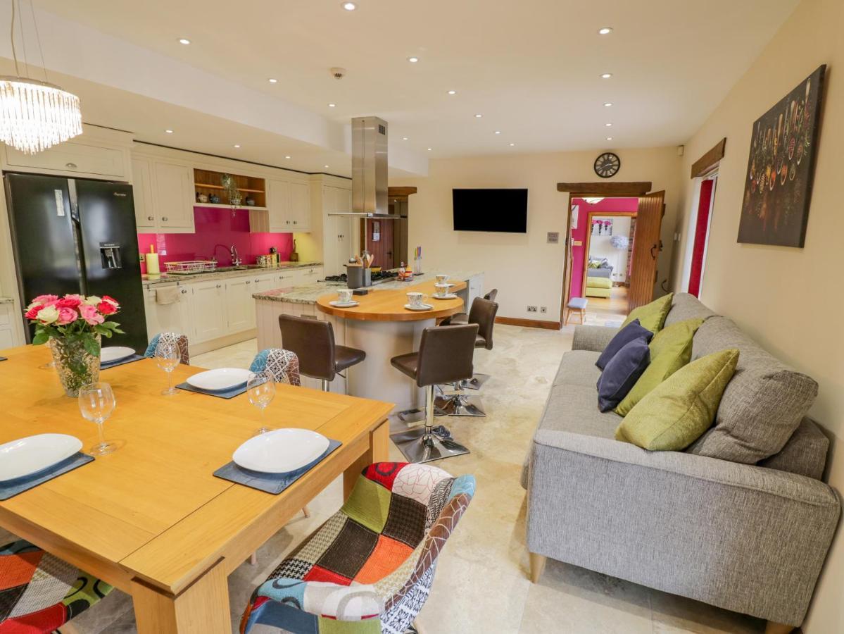 The Stables Villa Stourbridge Exteriör bild